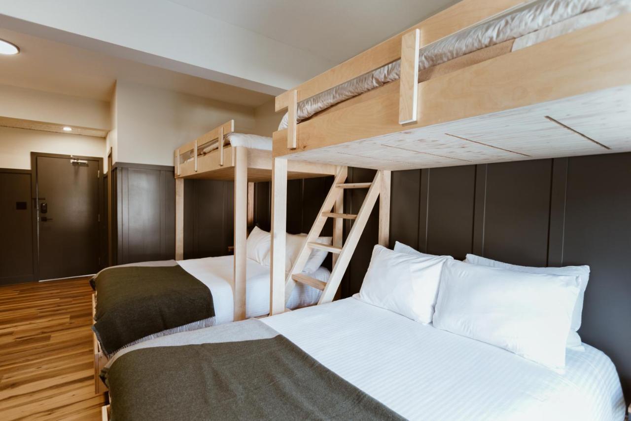 The Flying Steamshovel Inn Rossland Extérieur photo