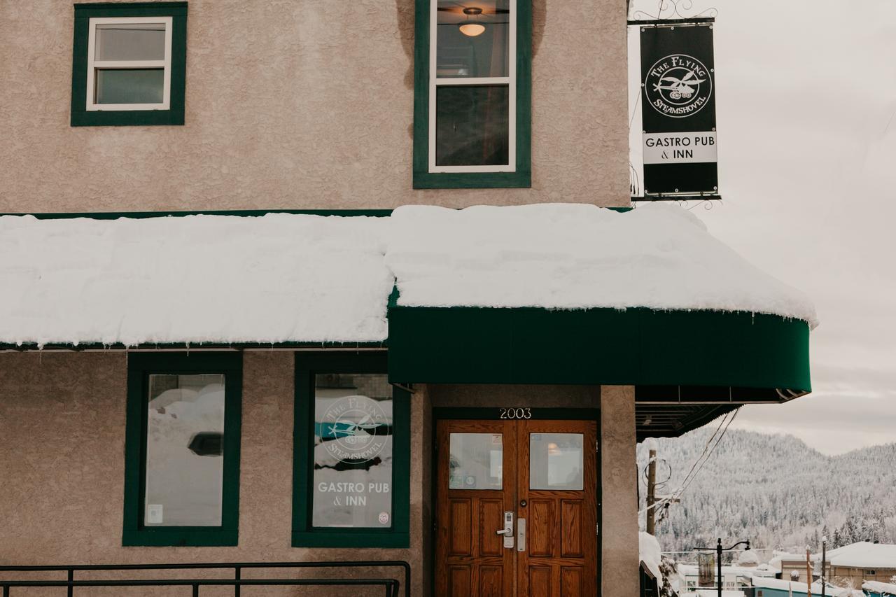 The Flying Steamshovel Inn Rossland Extérieur photo