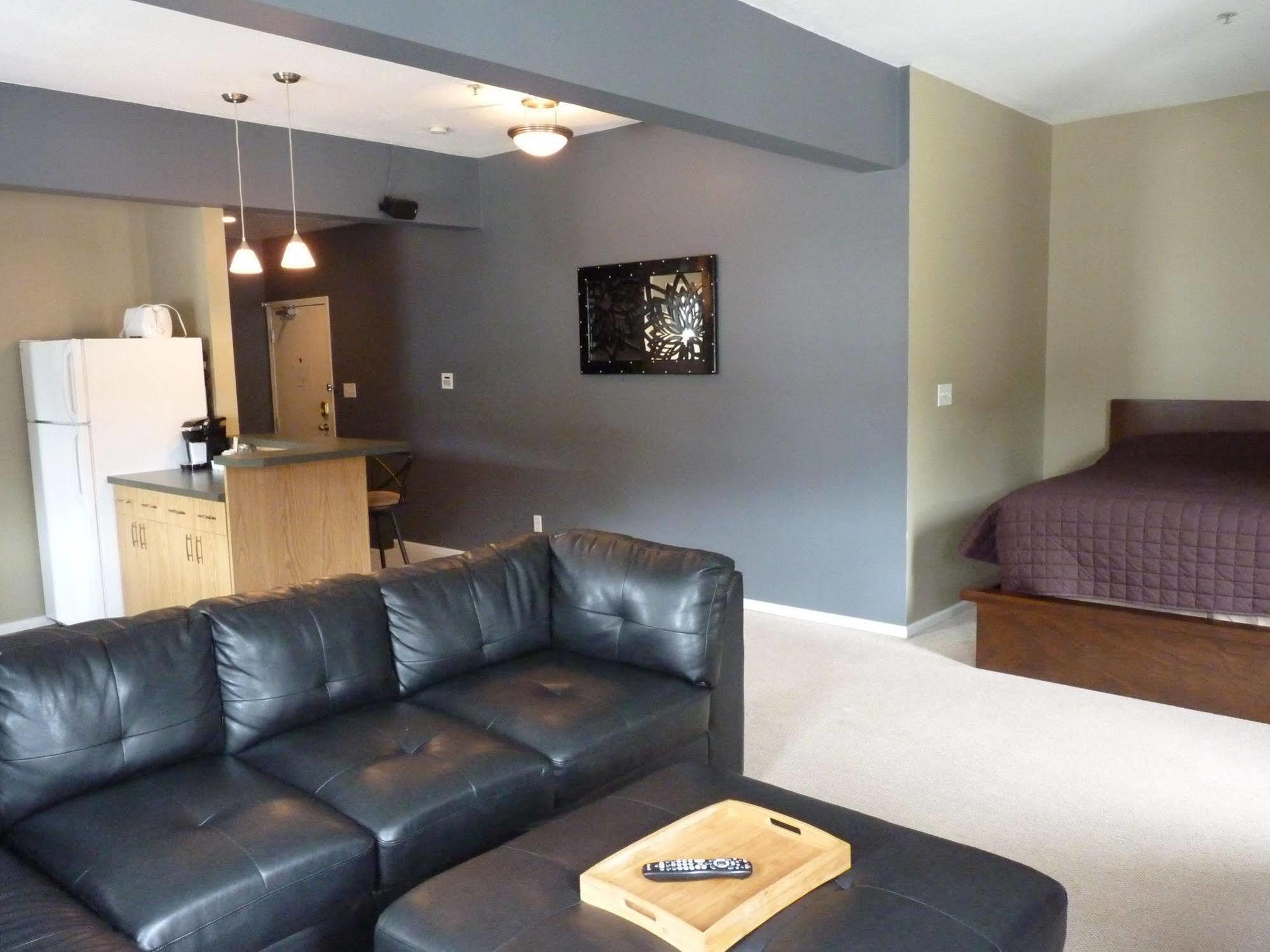 The Flying Steamshovel Inn Rossland Extérieur photo